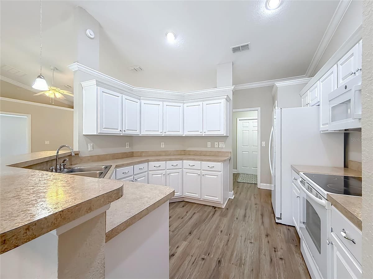 6765 14TH AVENUE — photo 17 of 59