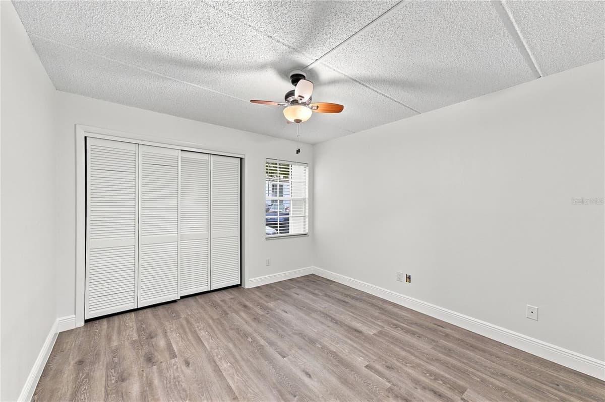 3807 OAK DRIVE — photo 9 of 25