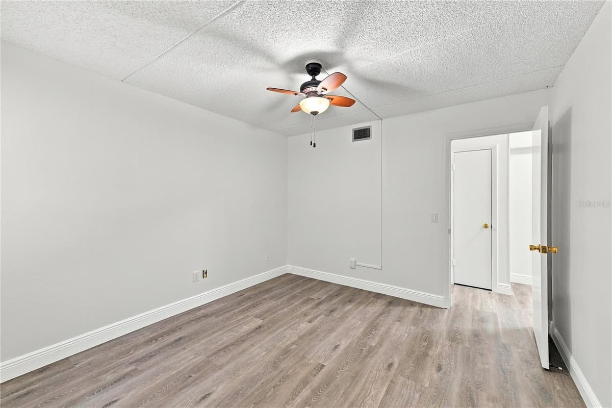 3807 OAK DRIVE — photo 21 of 25