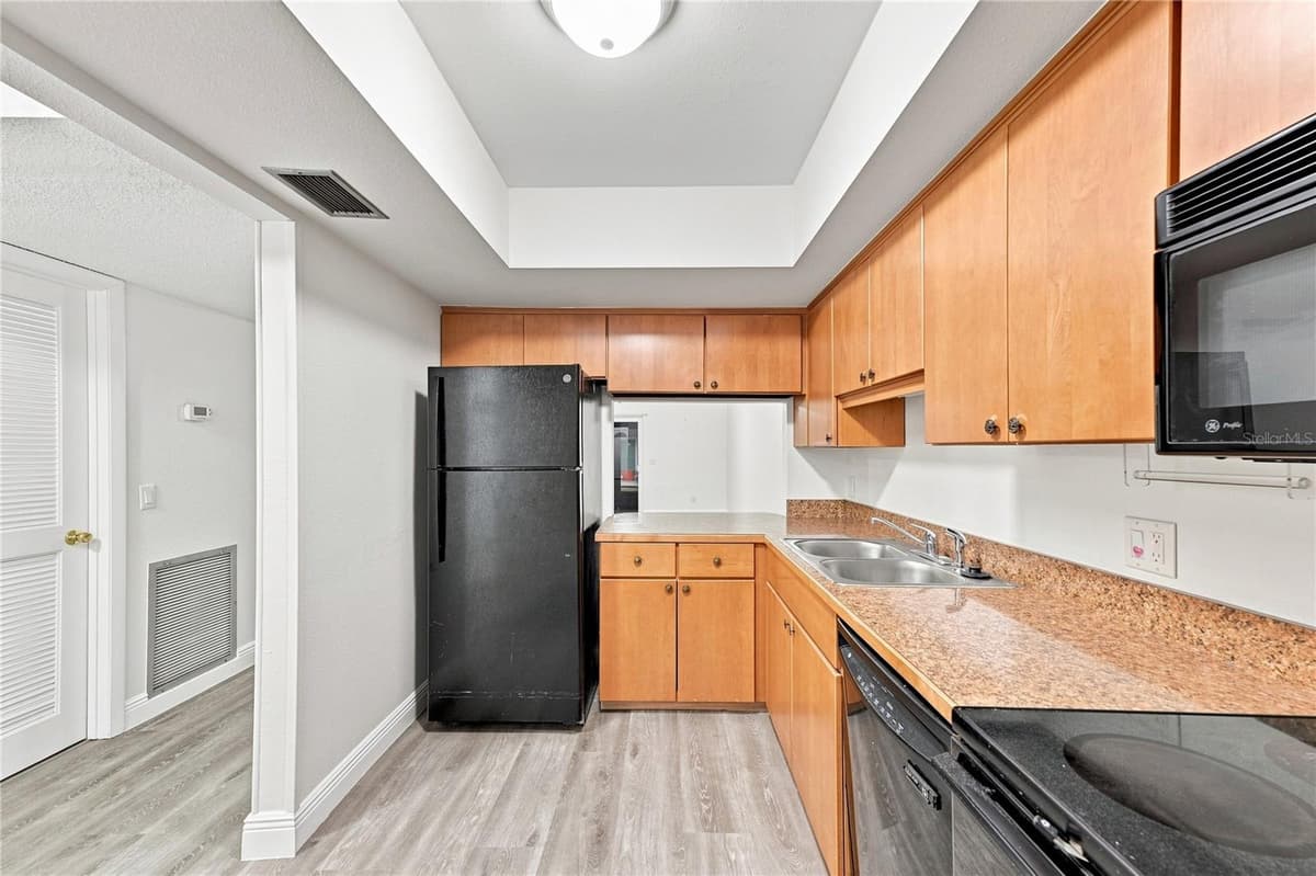 3807 OAK DRIVE — photo 13 of 25
