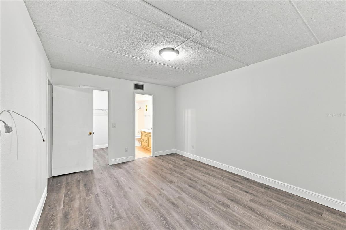 3807 OAK DRIVE — photo 17 of 25