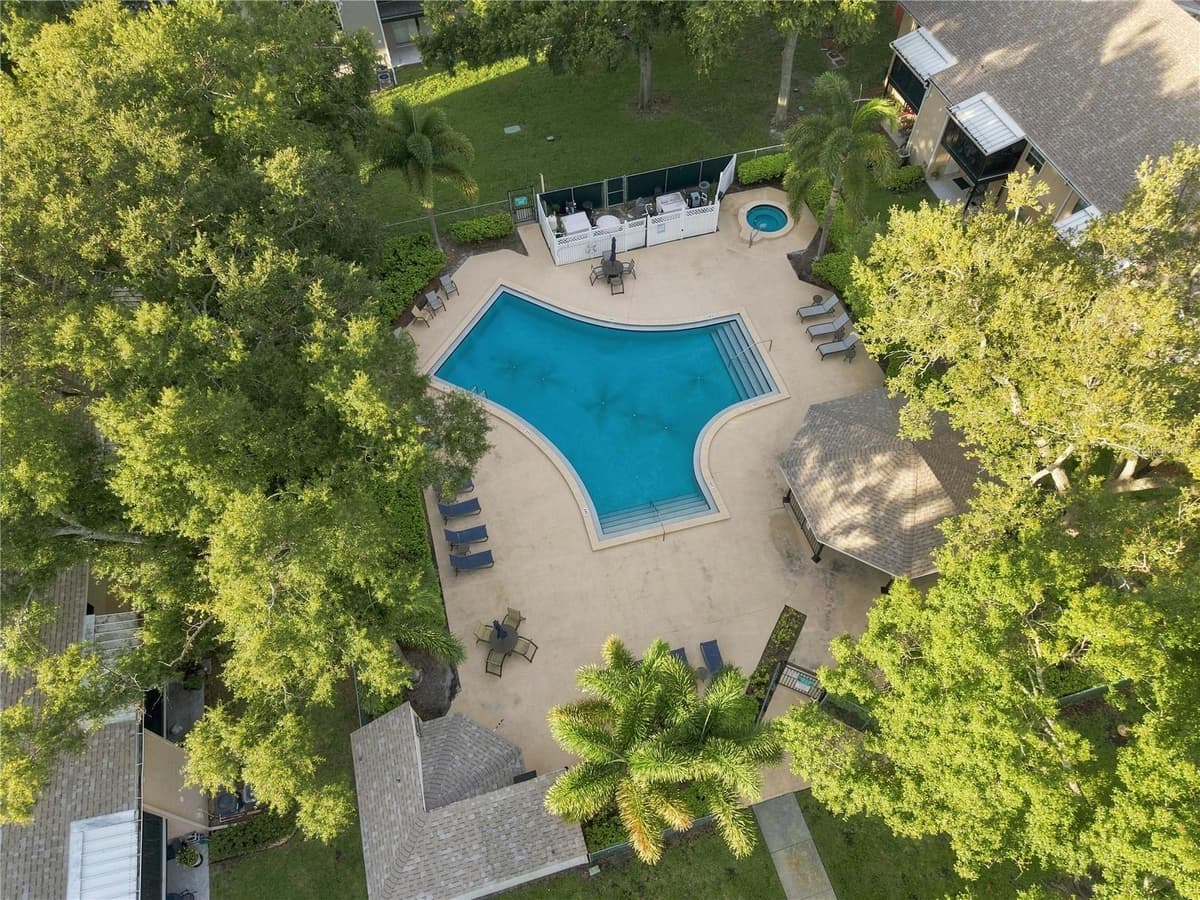 3807 OAK DRIVE — photo 3 of 25
