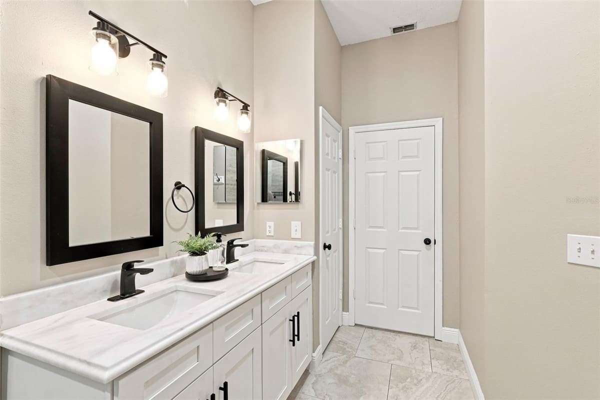 3716 GATLIN PLACE CIRCLE — photo 35 of 48