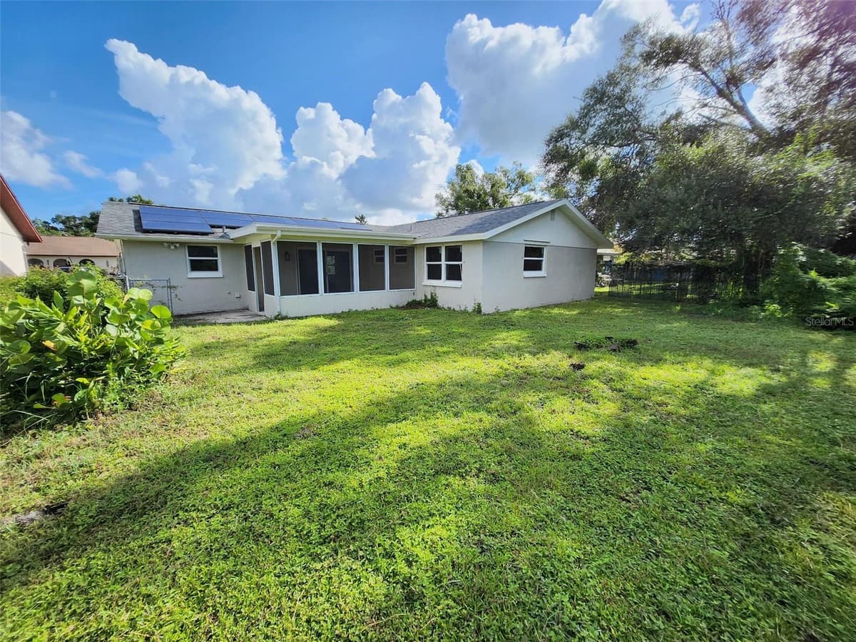 7146 CARMEL AVENUE — photo 37 of 38