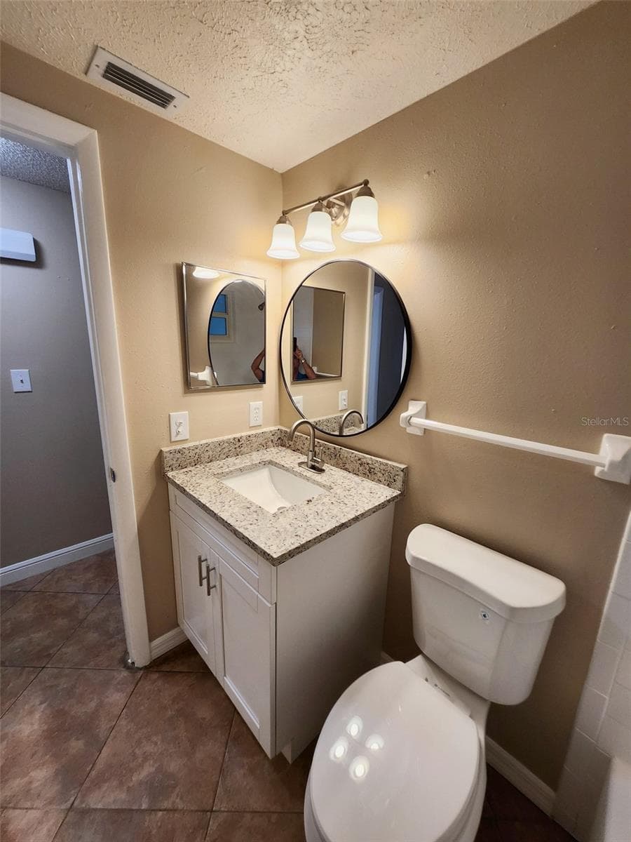 7146 CARMEL AVENUE — photo 32 of 38