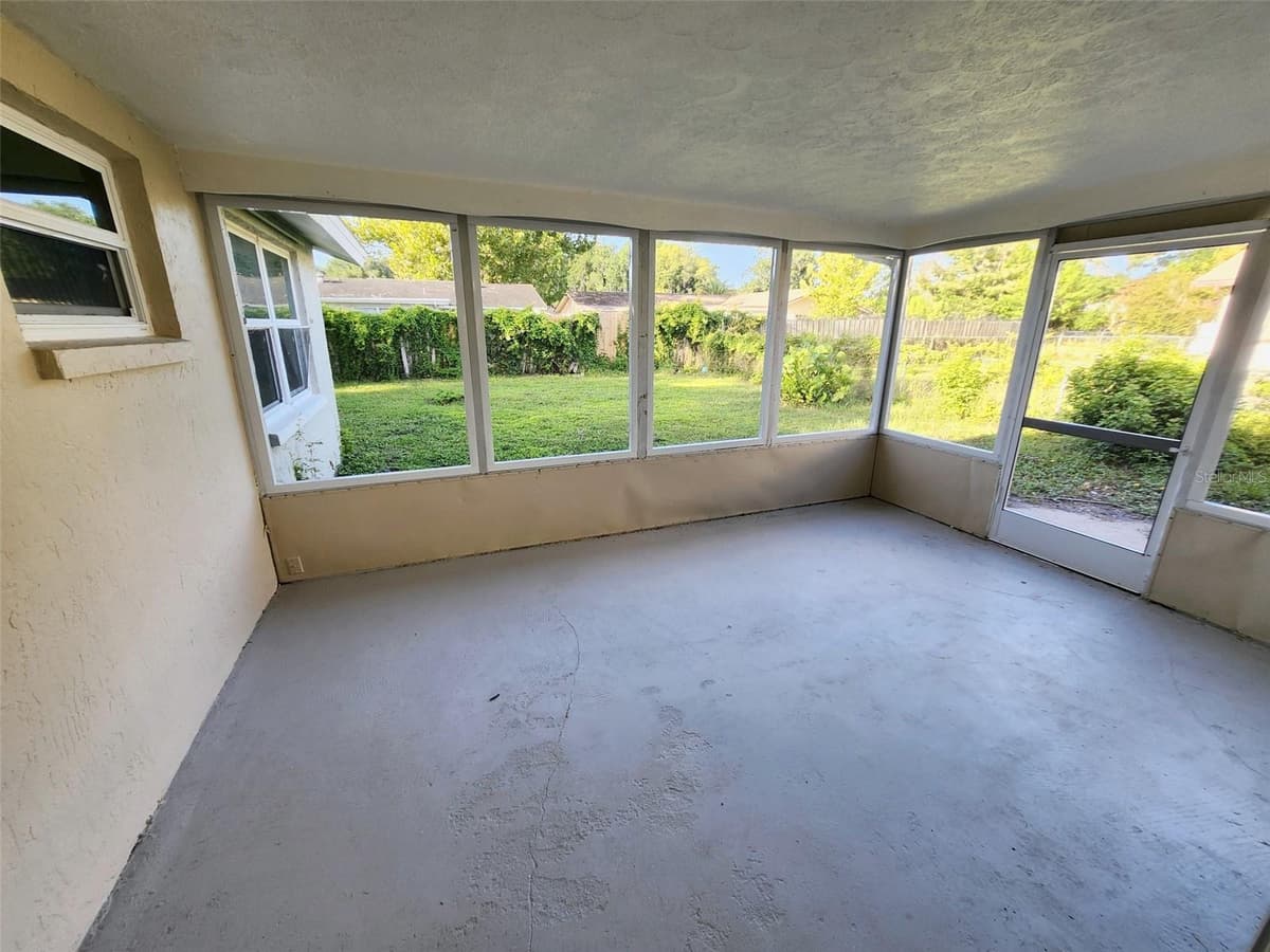 7146 CARMEL AVENUE — photo 33 of 38