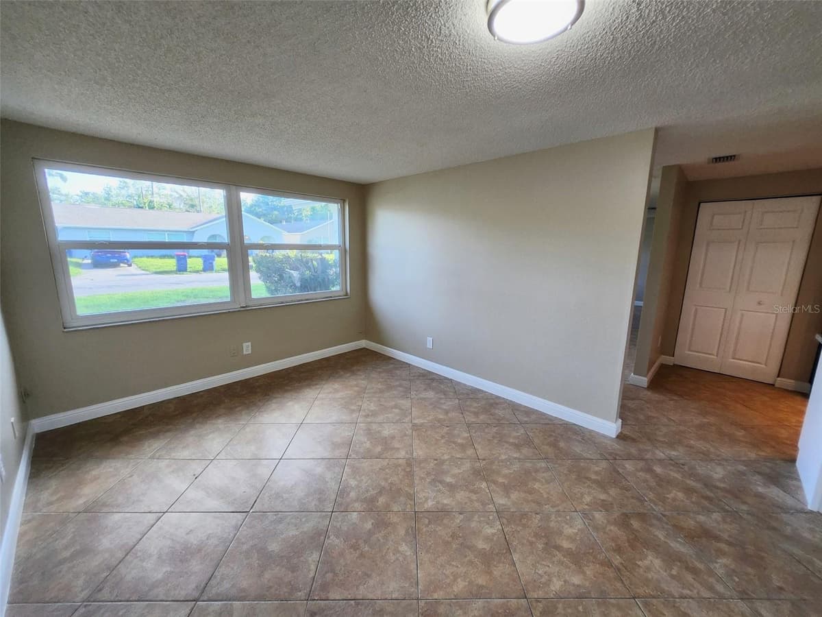 7146 CARMEL AVENUE — photo 14 of 38
