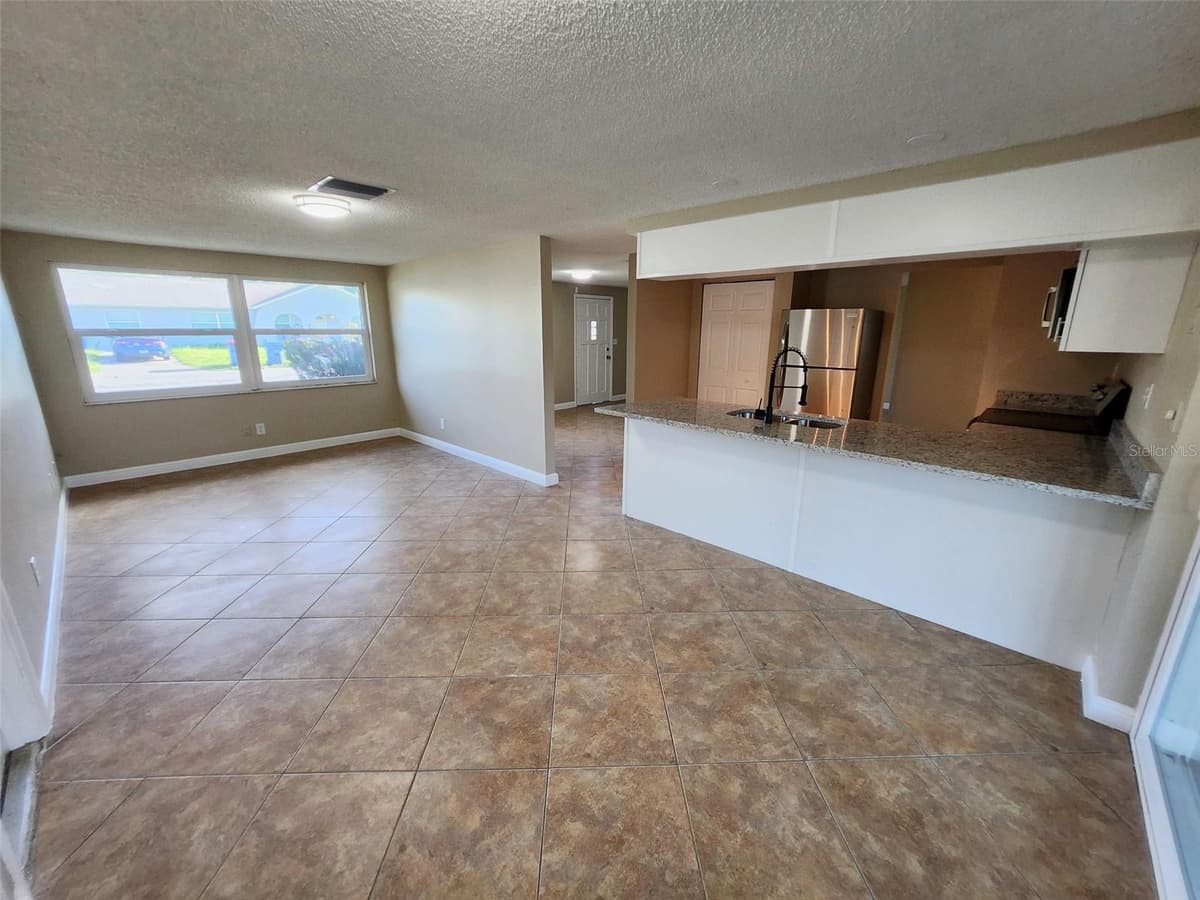 7146 CARMEL AVENUE — photo 17 of 38