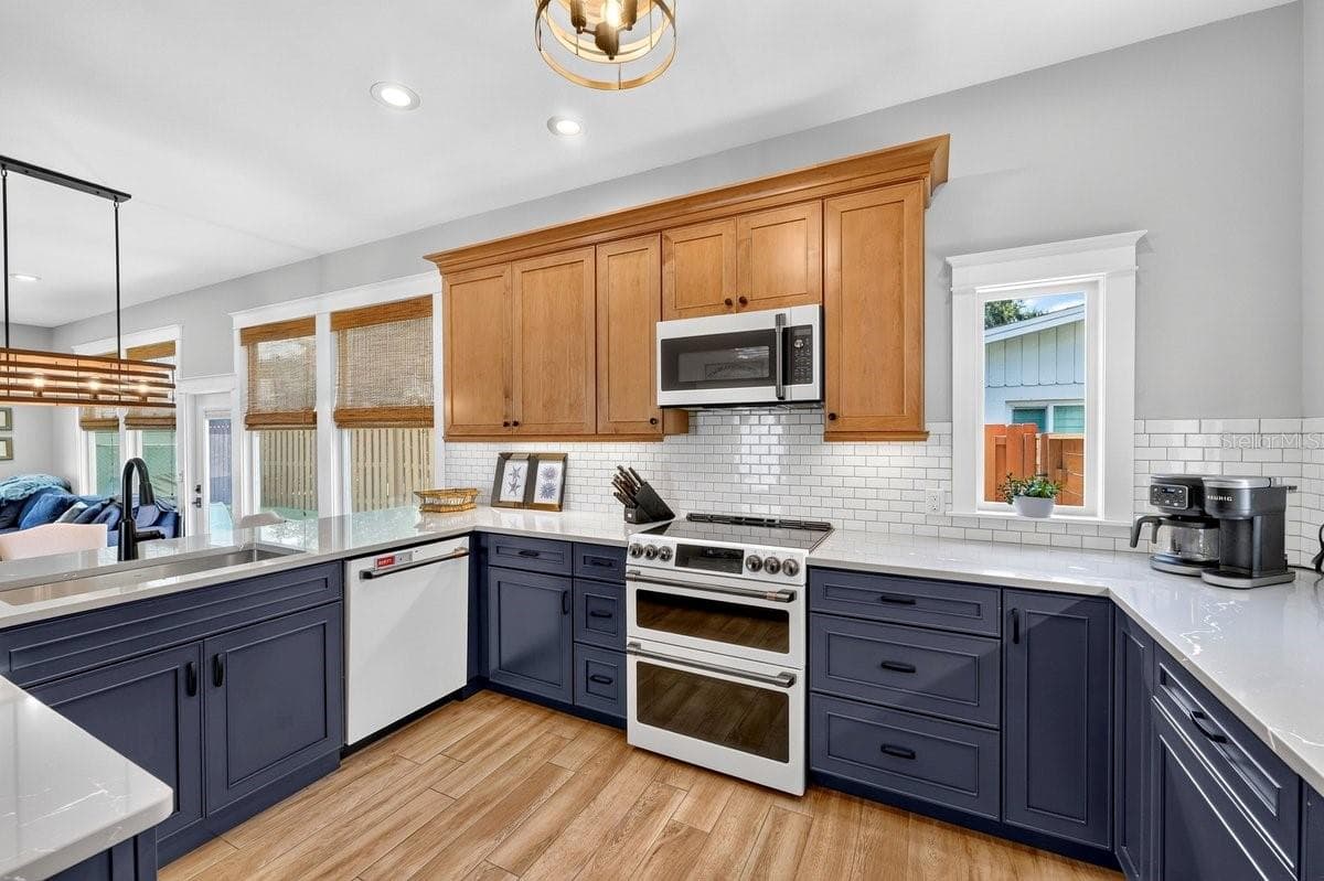 507 GOODWIN AVENUE — photo 14 of 56