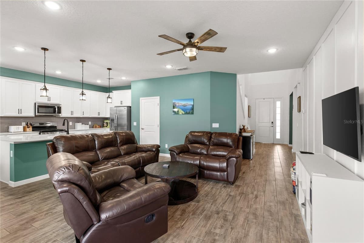 2527 NATOMA BOULEVARD — photo 7 of 52