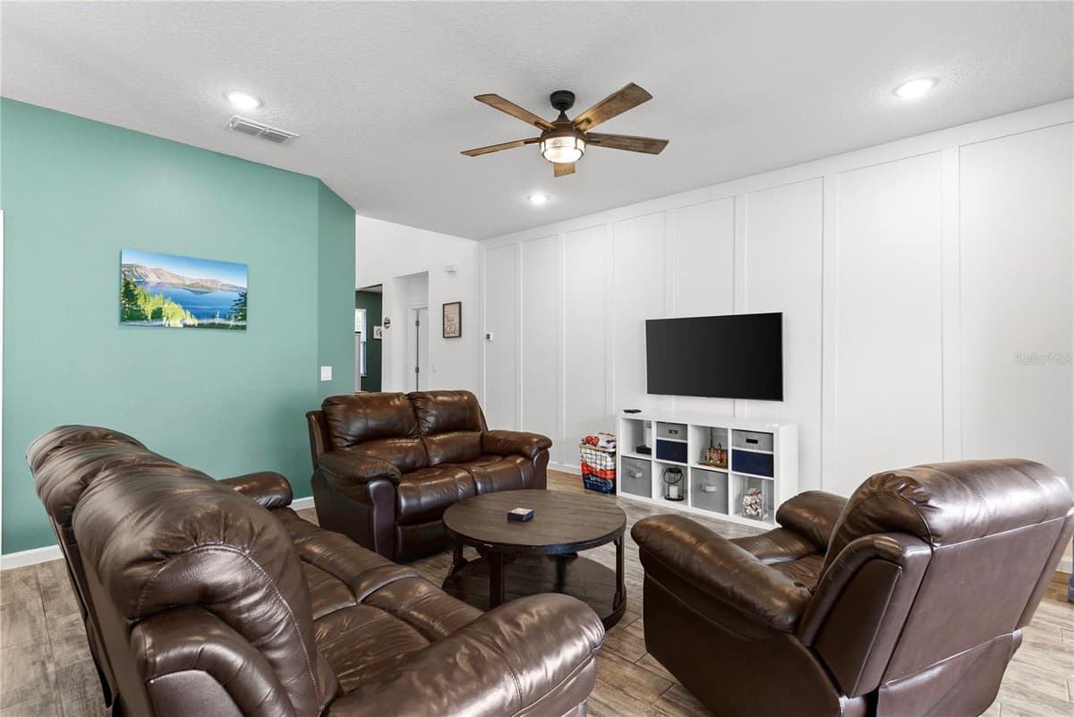 2527 NATOMA BOULEVARD — photo 8 of 52