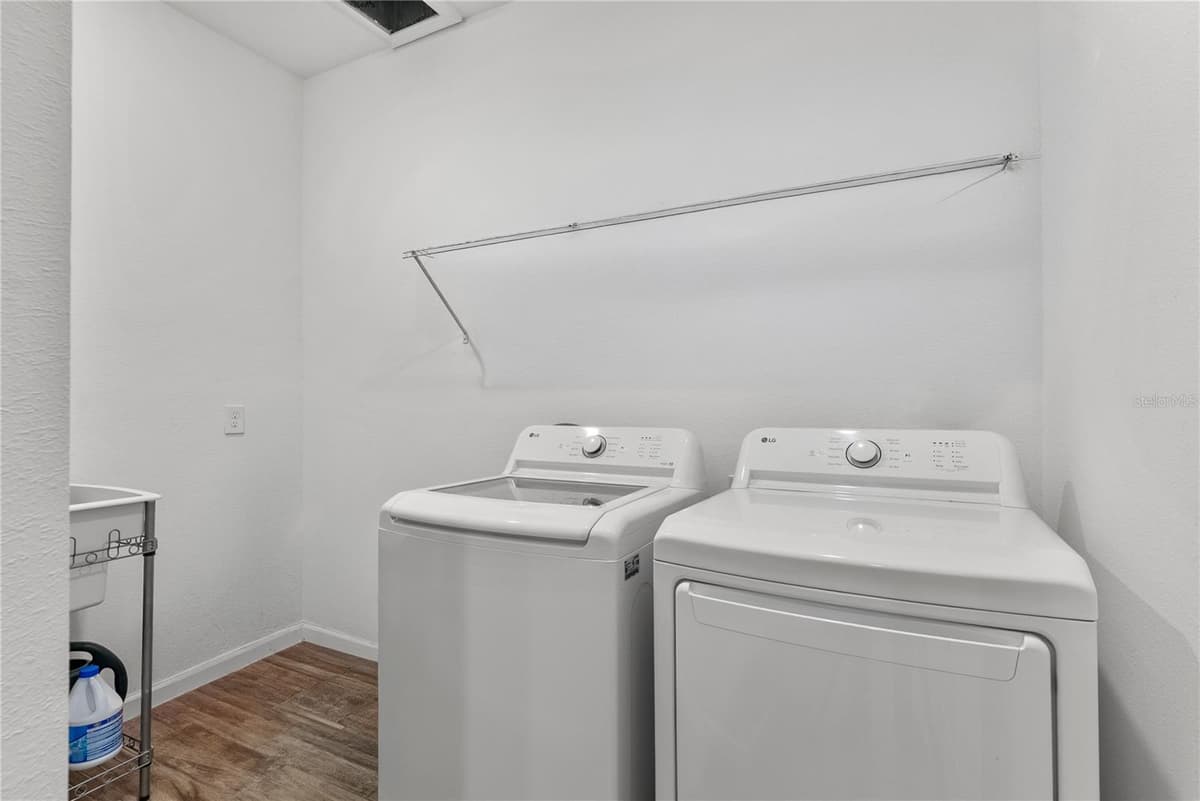 2527 NATOMA BOULEVARD — photo 37 of 52