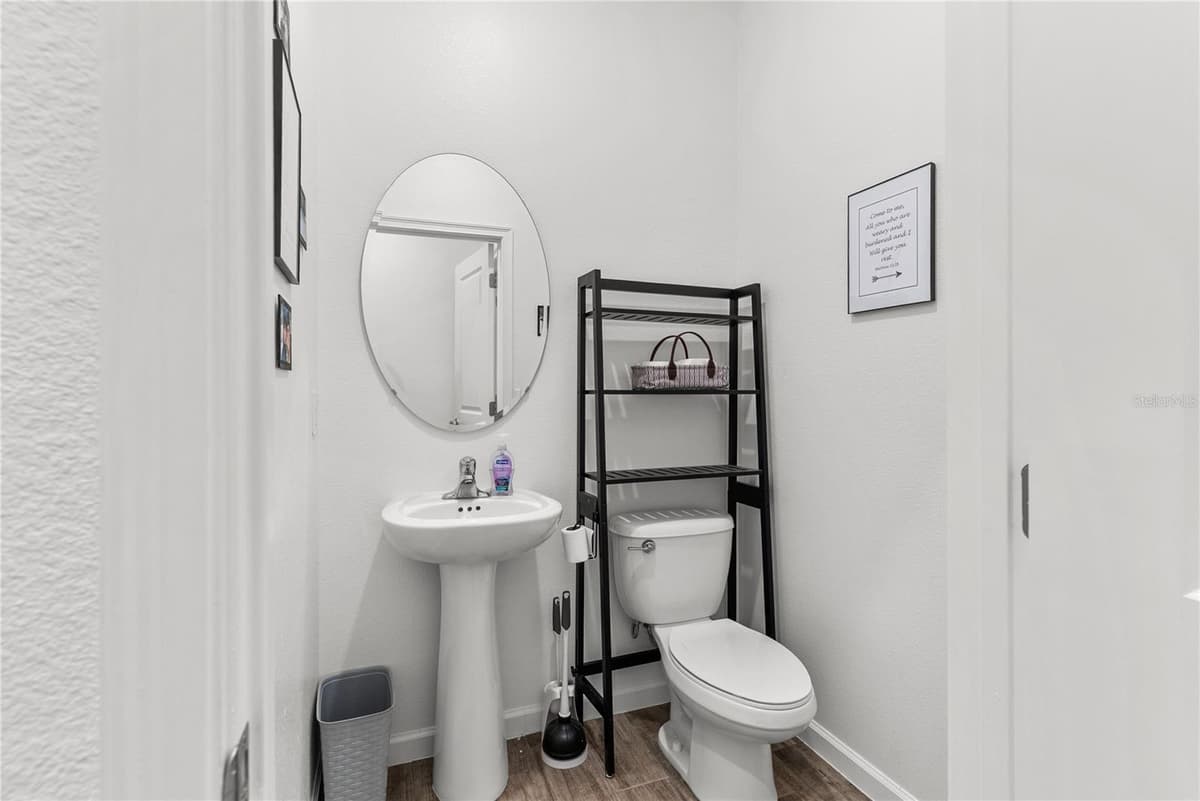 2527 NATOMA BOULEVARD — photo 19 of 52