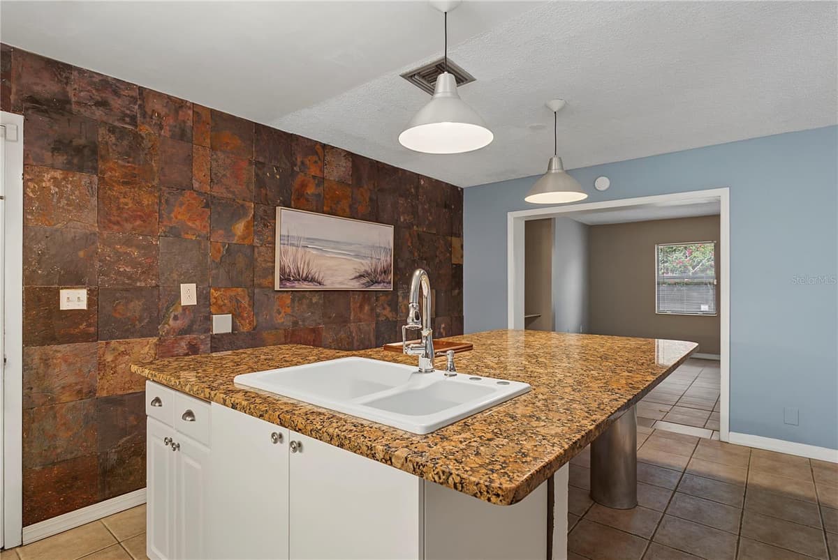 10145 BLUFF COURT — photo 19 of 45