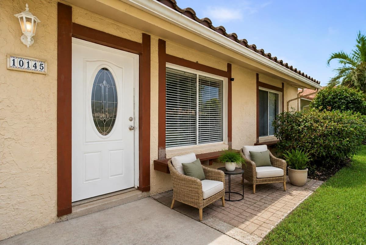 10145 BLUFF COURT — photo 4 of 45