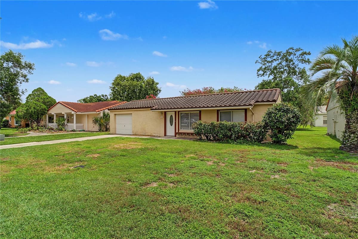 10145 BLUFF COURT — photo 3 of 45