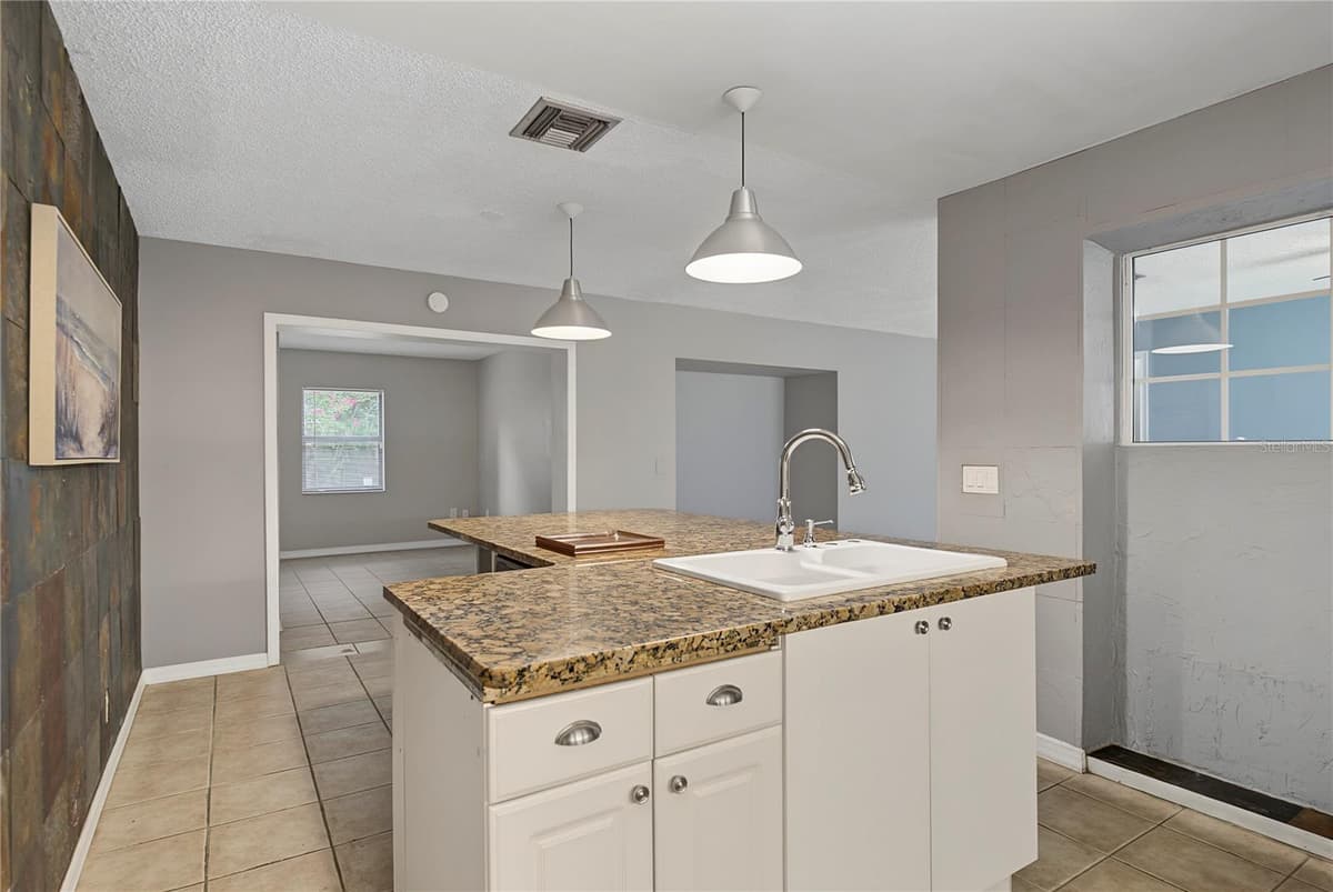 10145 BLUFF COURT — photo 18 of 45