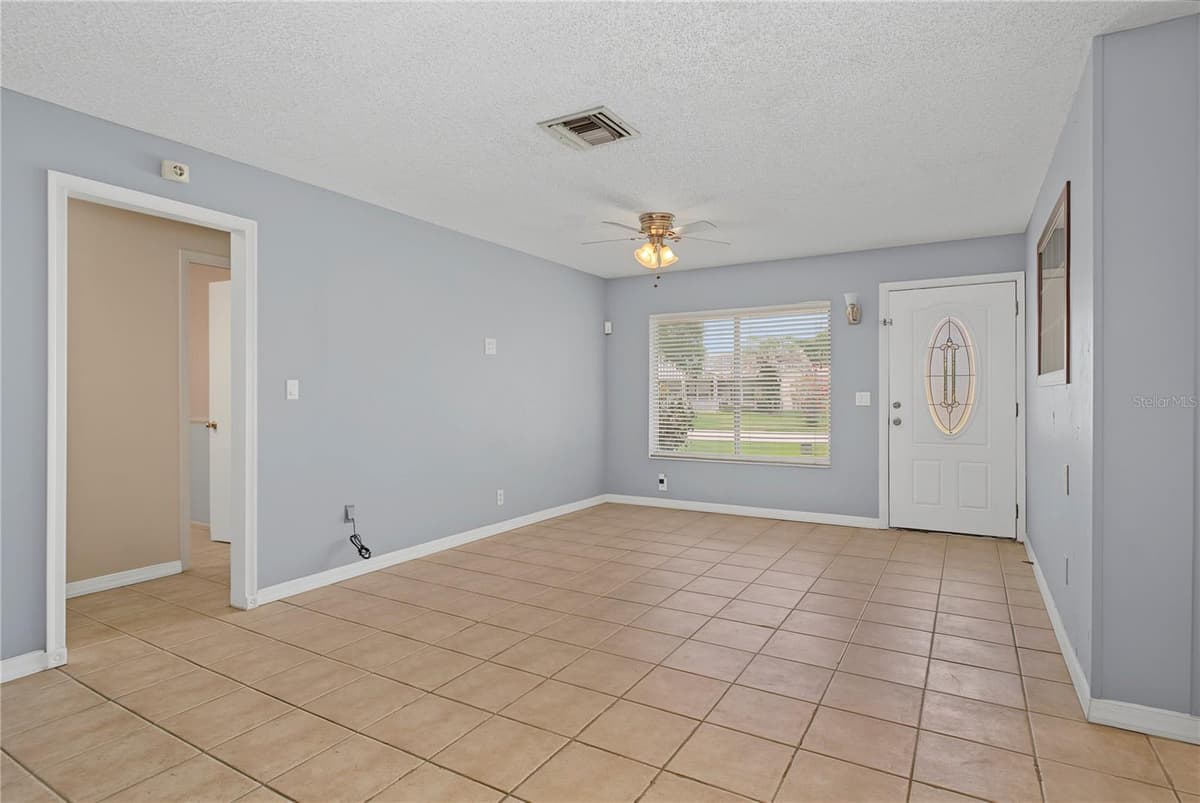 10145 BLUFF COURT — photo 7 of 45