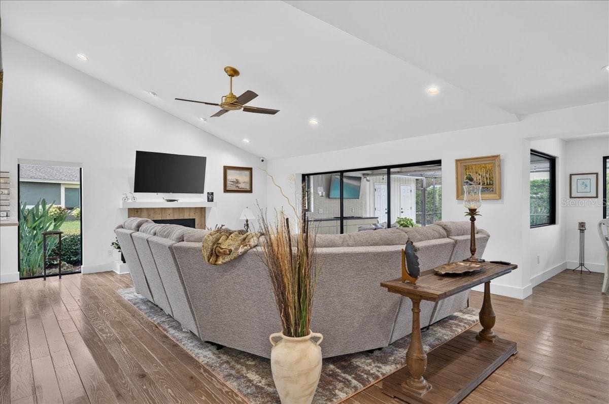 2862 SHADY OAK COURT — photo 18 of 62