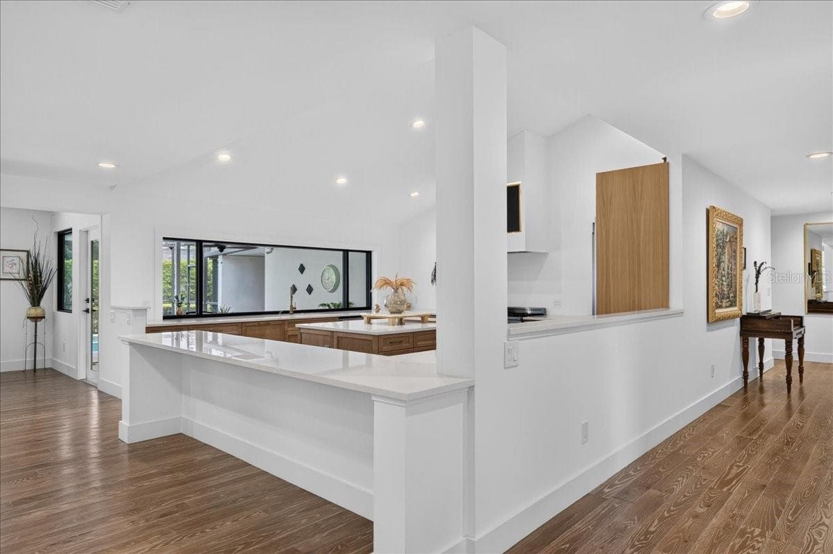 2862 SHADY OAK COURT — photo 10 of 62