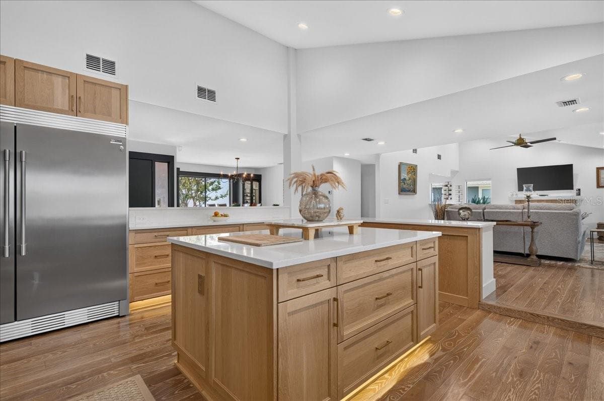 2862 SHADY OAK COURT — photo 13 of 62