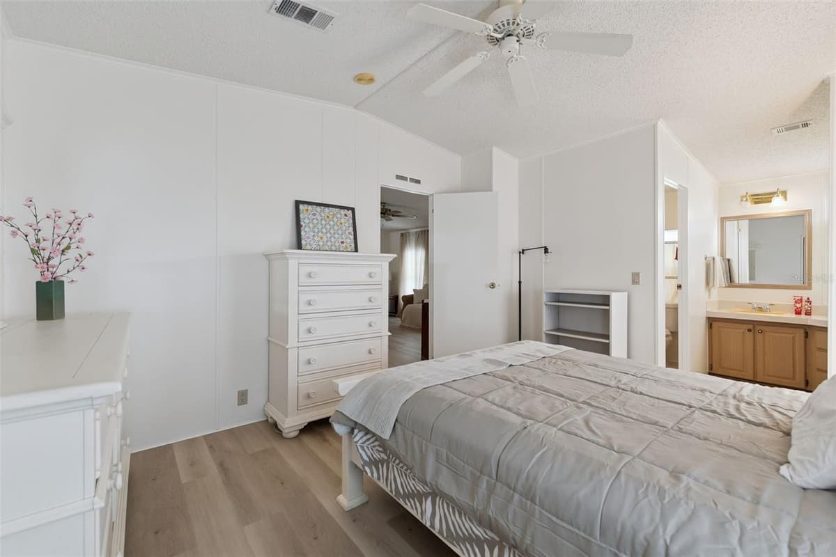523 NESBITT PARK AVENUE — photo 12 of 21