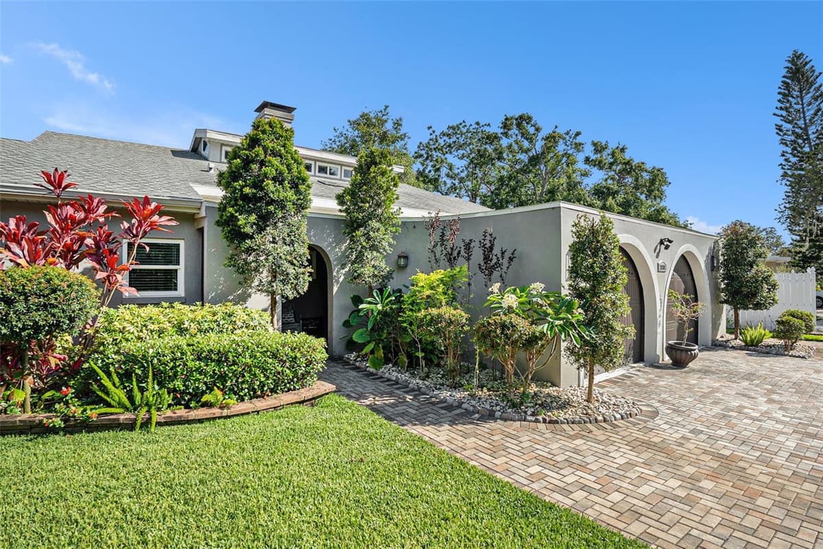 2134 SERPENTINE CIRCLE — photo 4 of 41