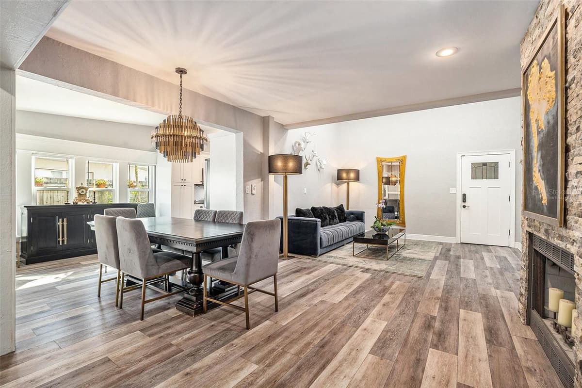 2134 SERPENTINE CIRCLE — photo 10 of 41