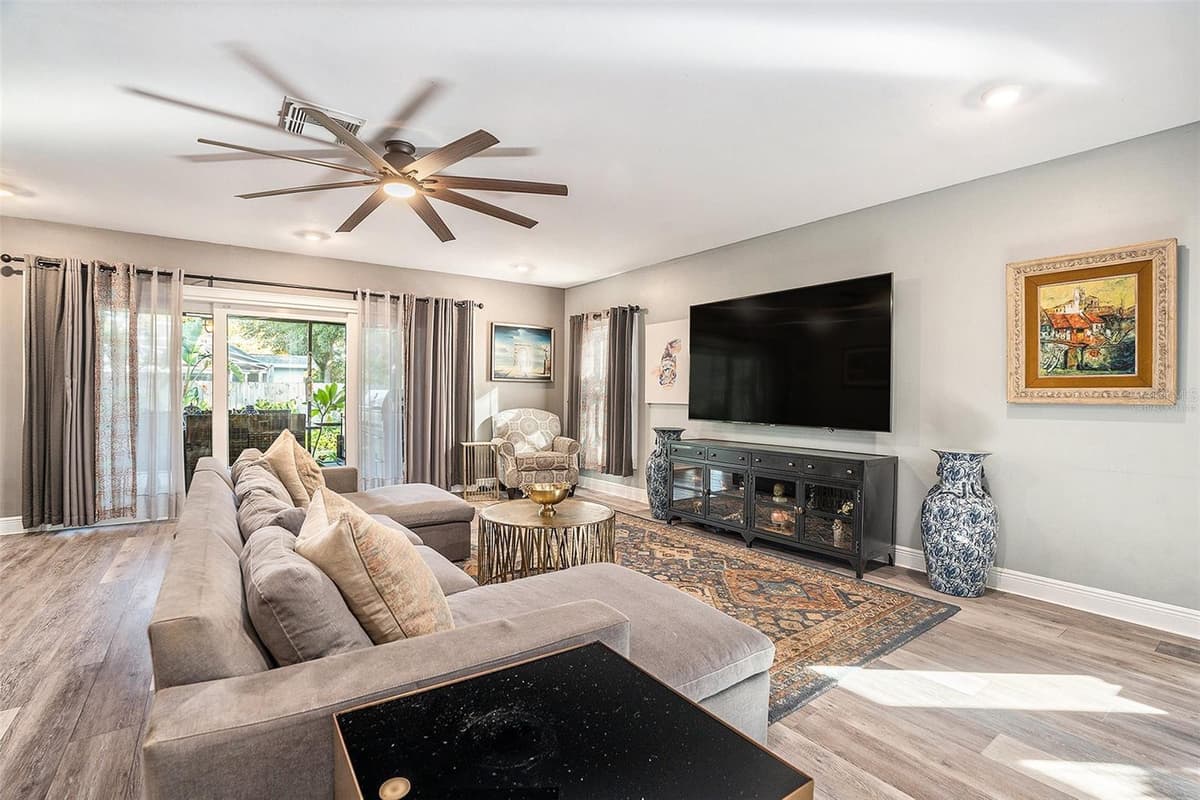 2134 SERPENTINE CIRCLE — photo 8 of 41