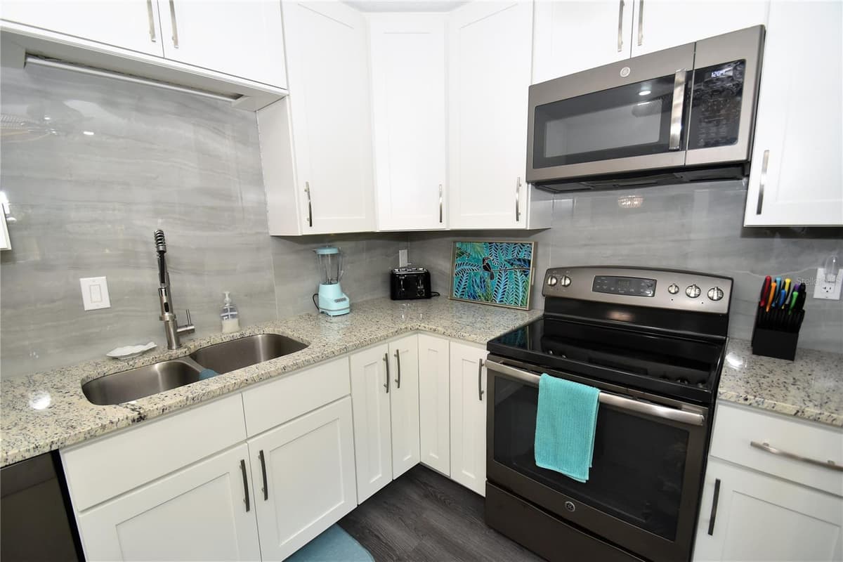 1647 BROOKHOUSE COURT — photo 3 of 42