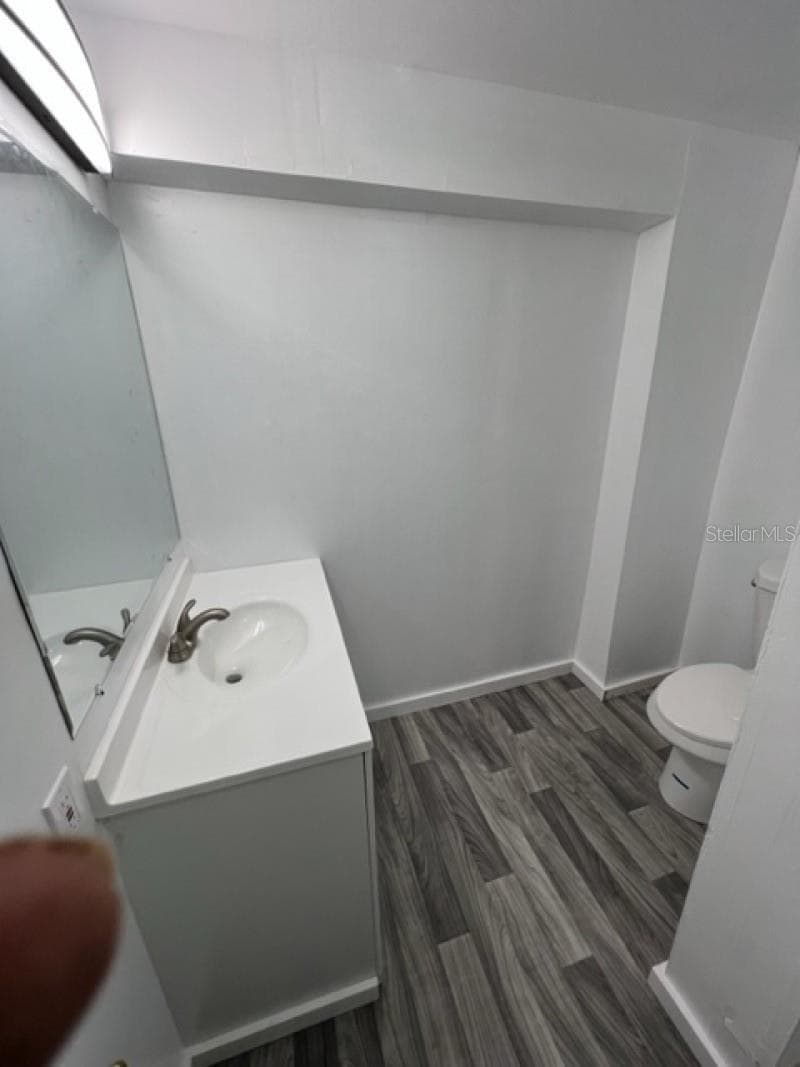1031 FLORENCE AVENUE — photo 4 of 11