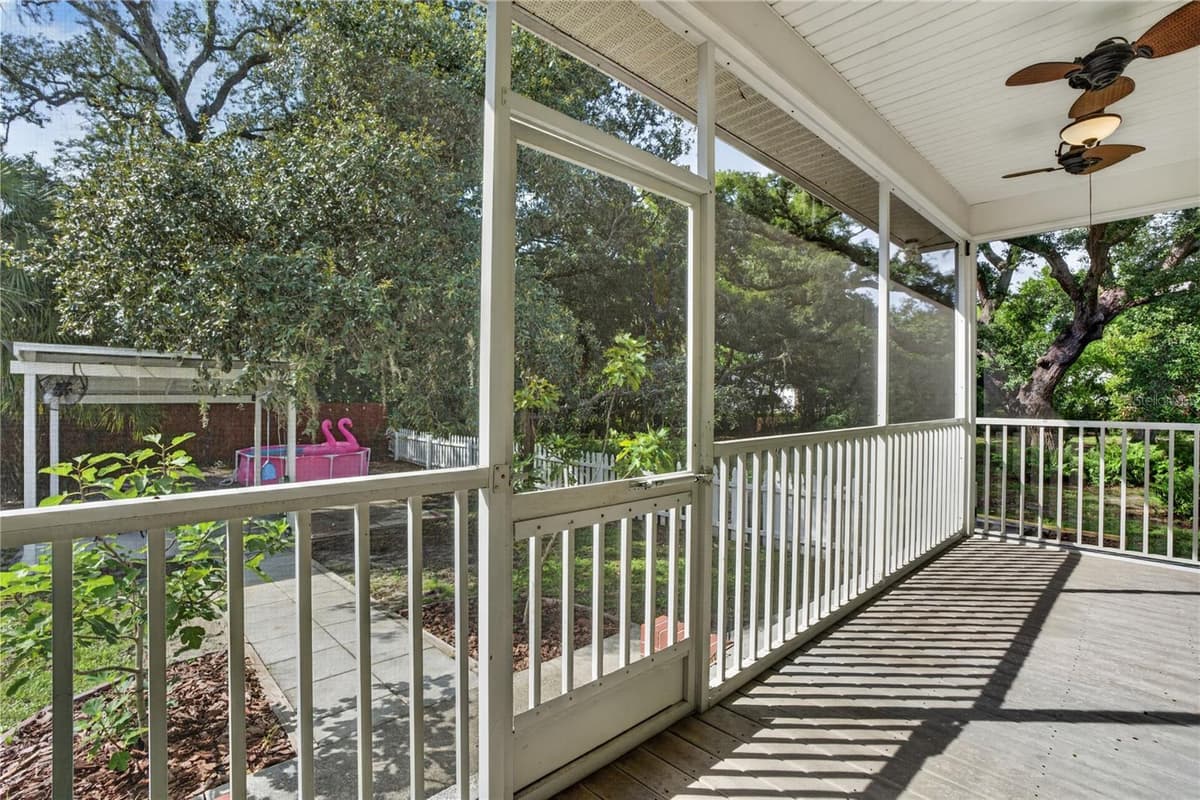 207 LEVIS AVENUE — photo 18 of 40