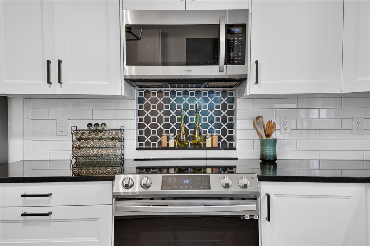 207 LEVIS AVENUE — photo 28 of 40