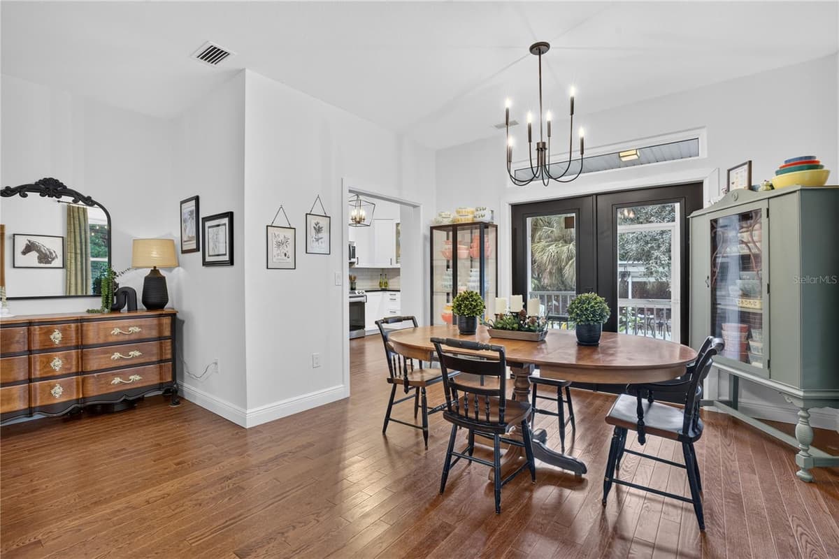 207 LEVIS AVENUE — photo 23 of 40