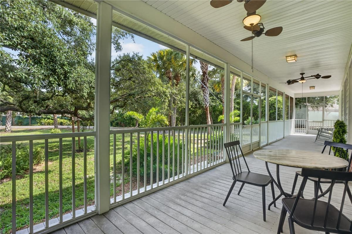 207 LEVIS AVENUE — photo 16 of 40
