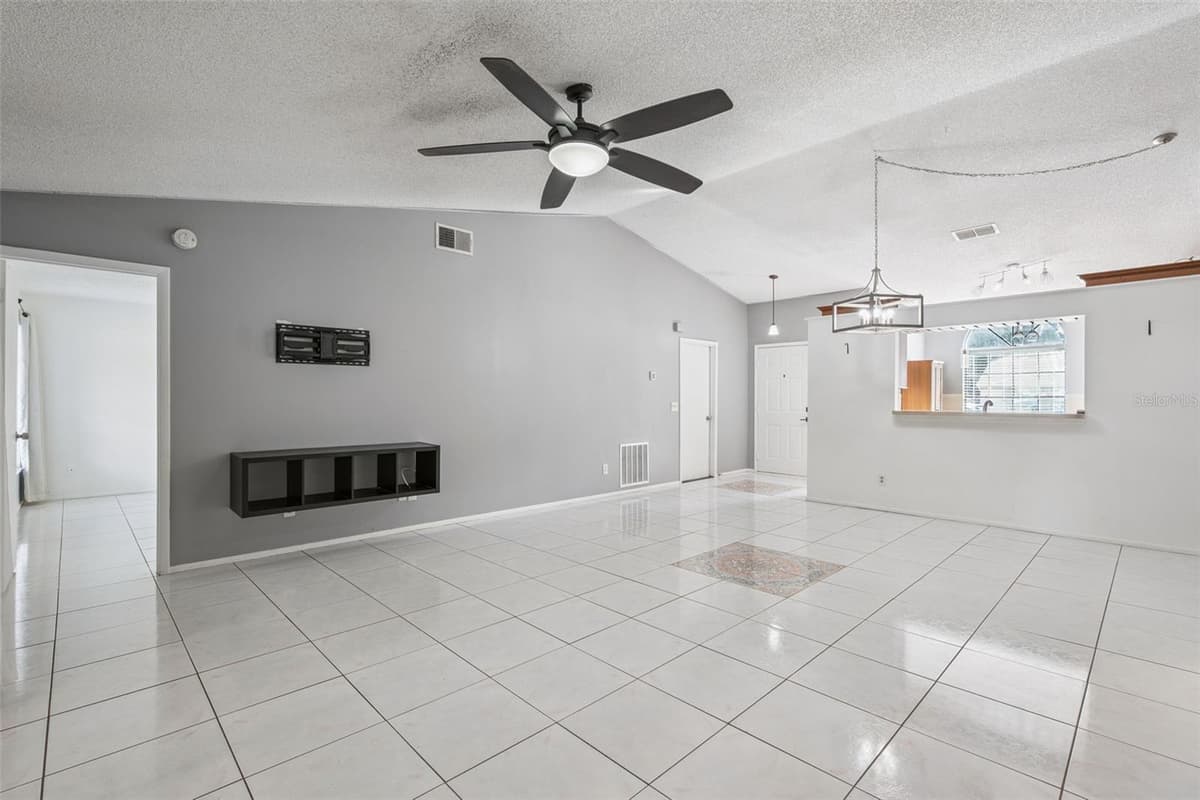 2136 OPAL DRIVE — photo 7 of 20