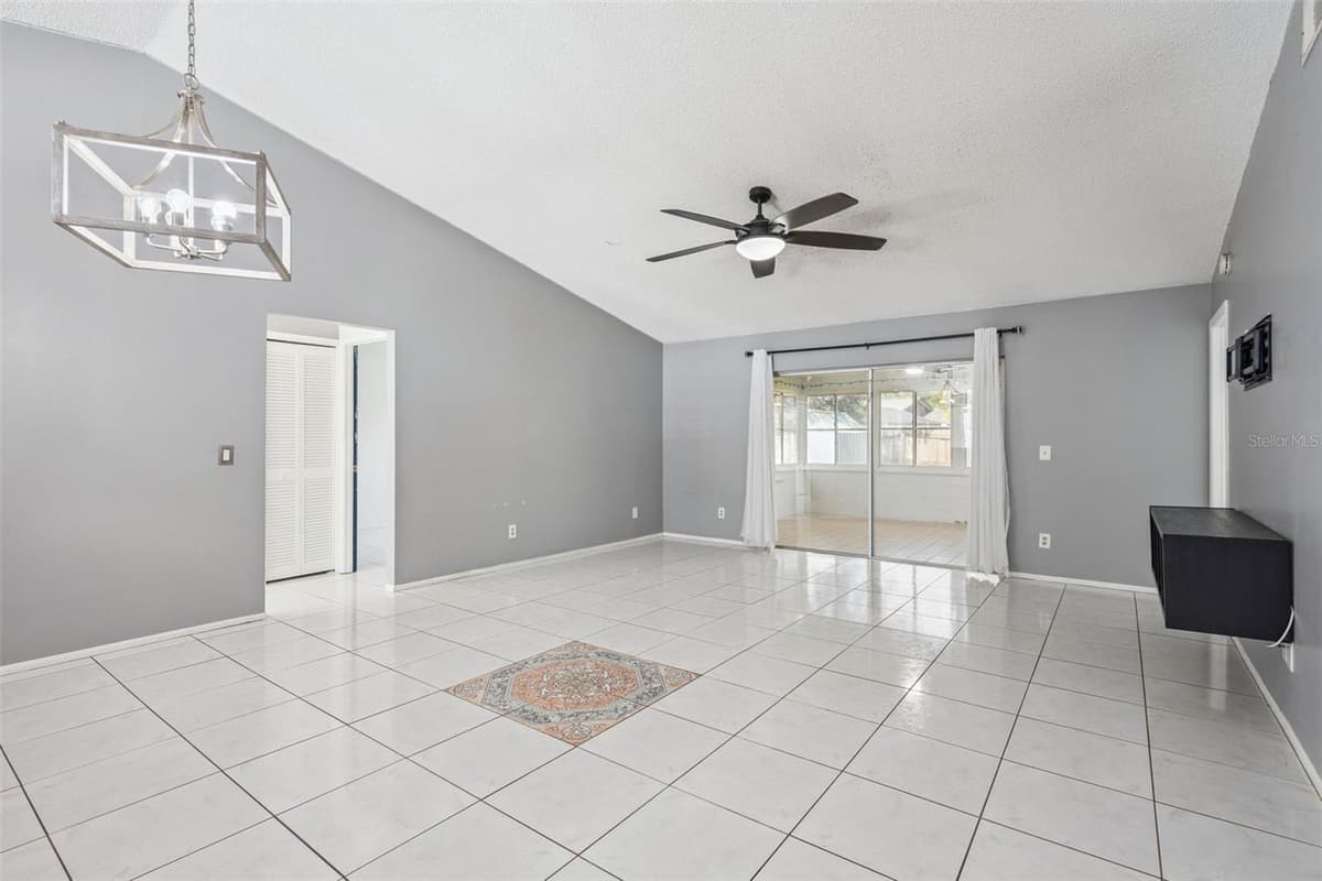 2136 OPAL DRIVE — photo 8 of 20