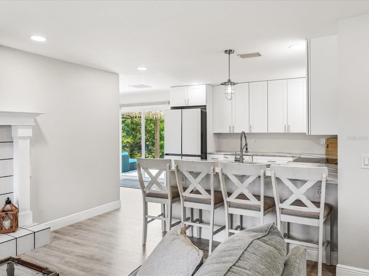 13632 DRYSDALE AVENUE — photo 9 of 34