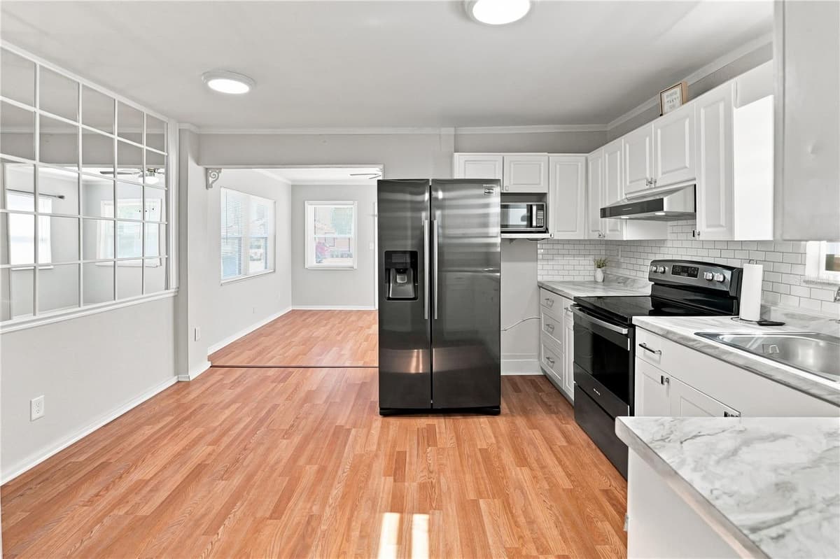 1806 KIRBY STREET — photo 7 of 41