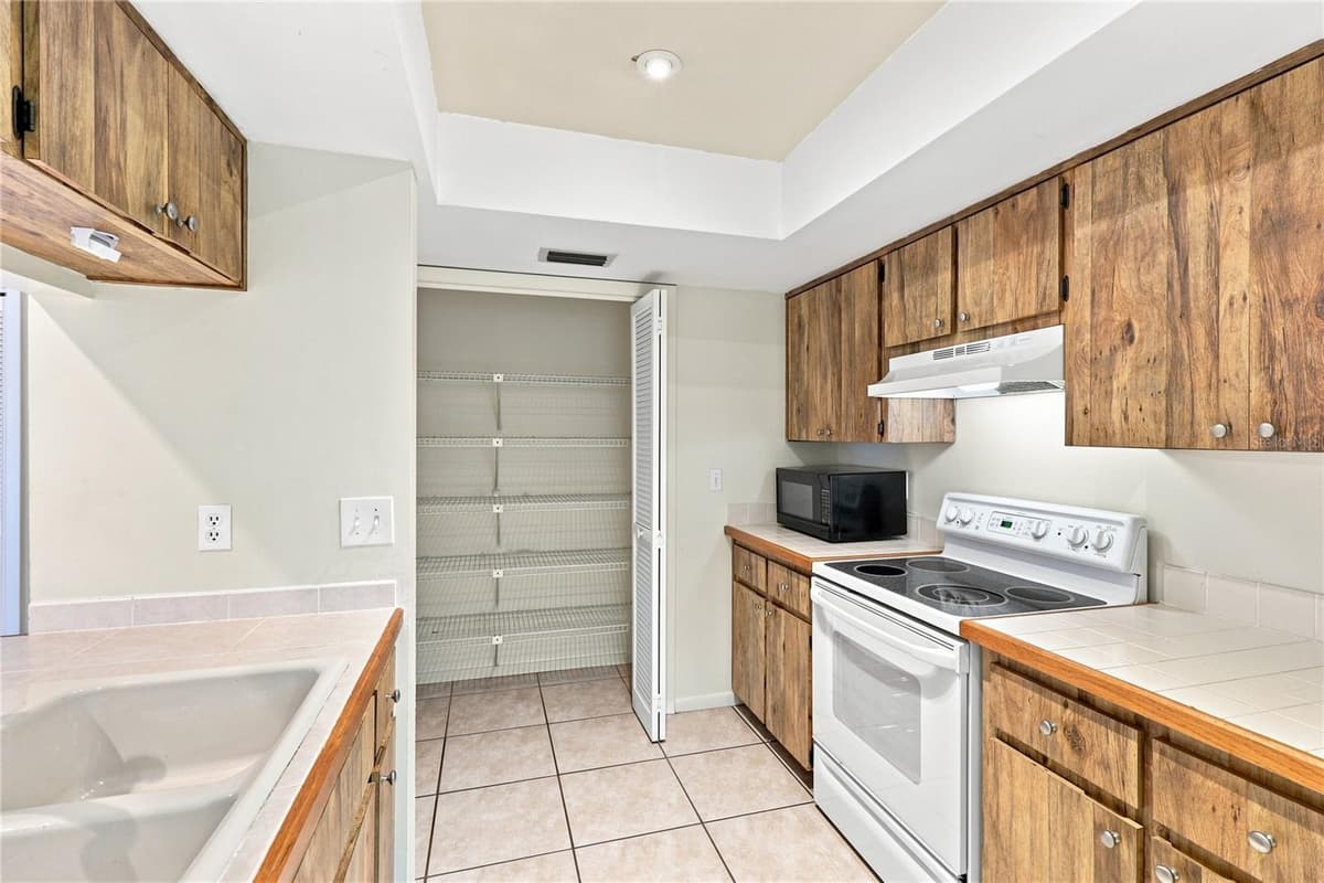 83 GOLFVIEW DRIVE — photo 12 of 32