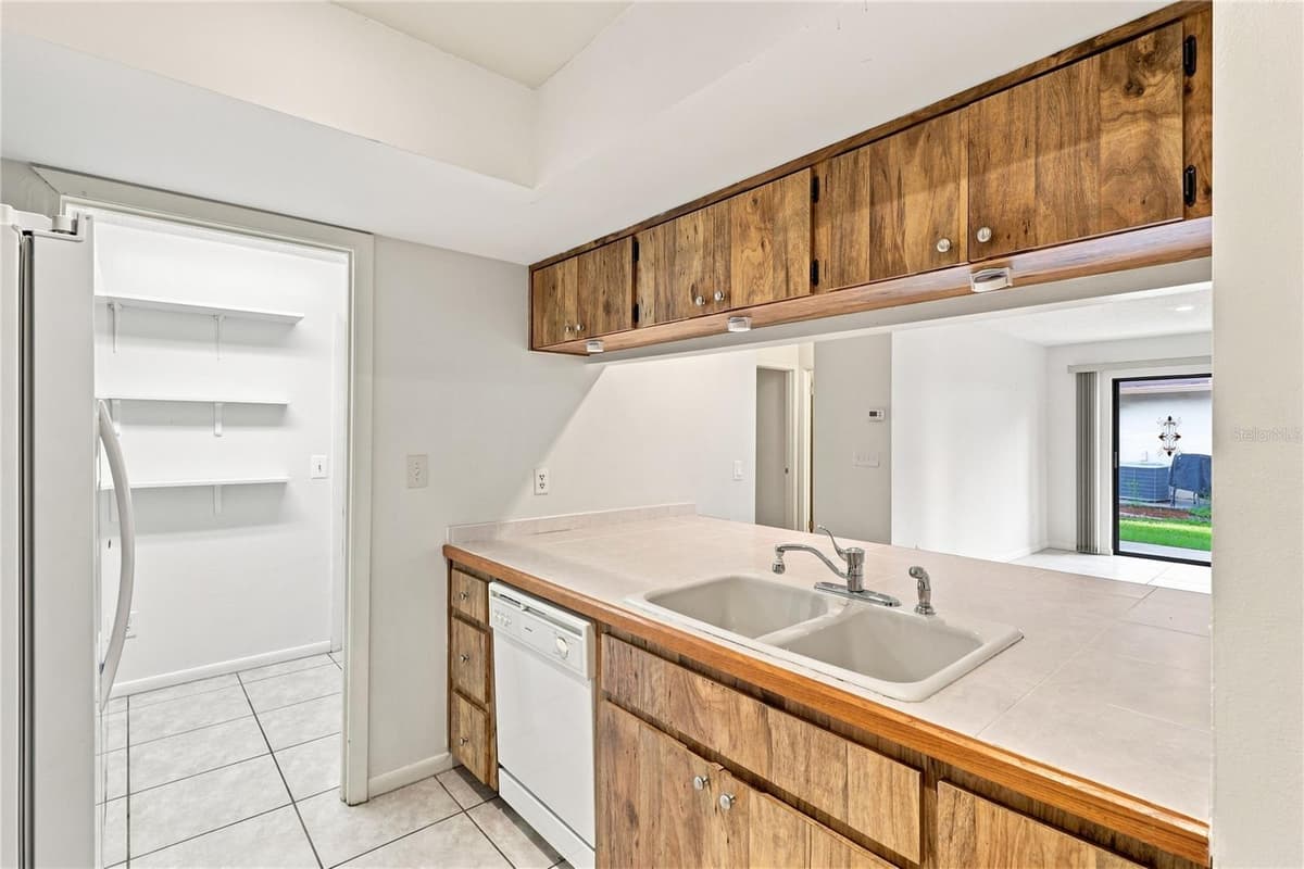 83 GOLFVIEW DRIVE — photo 11 of 32