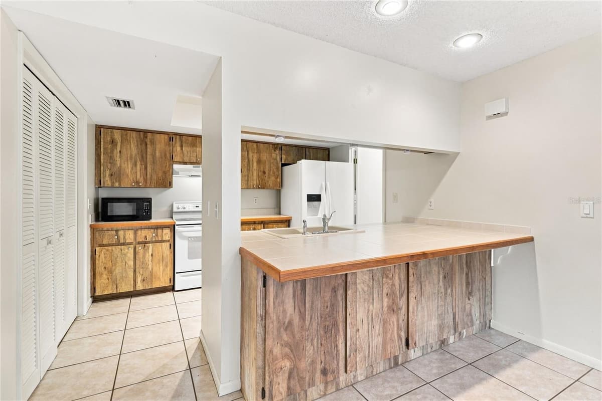 83 GOLFVIEW DRIVE — photo 8 of 32