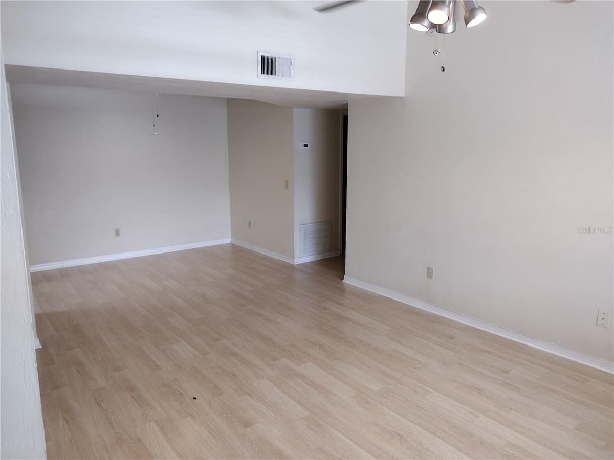 2360 ARCHER ROAD — photo 4 of 19