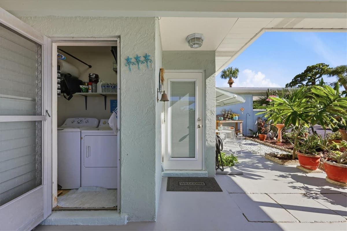 1027 BEACH MANOR CIRCLE — photo 34 of 98