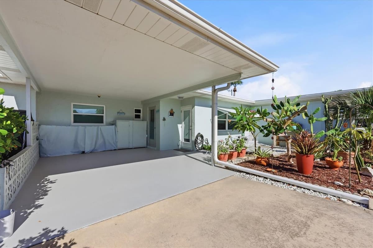 1027 BEACH MANOR CIRCLE — photo 36 of 98
