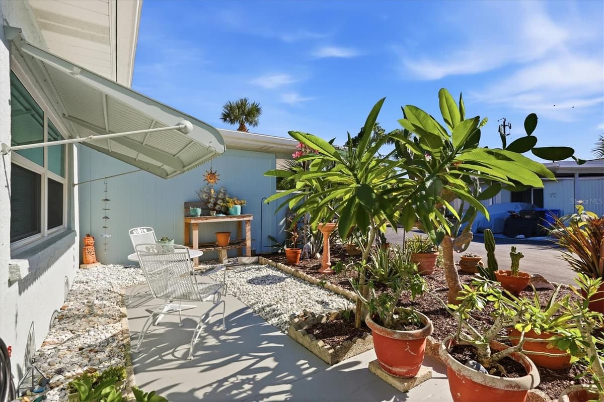 1027 BEACH MANOR CIRCLE — photo 40 of 98