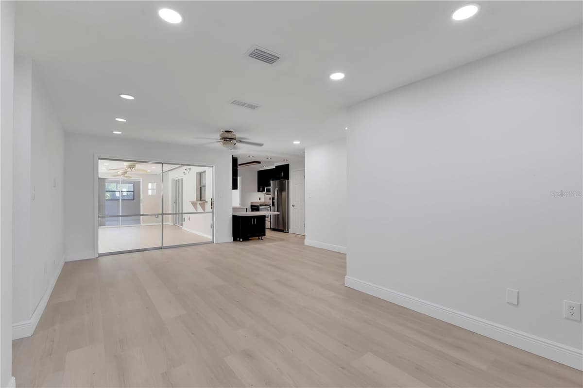 171 WILLIAMS ROAD — photo 9 of 36