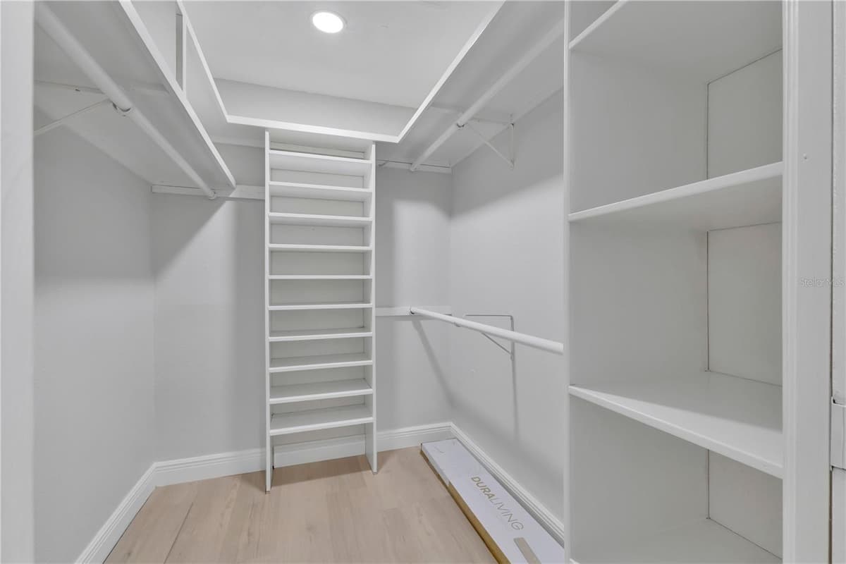 171 WILLIAMS ROAD — photo 17 of 36