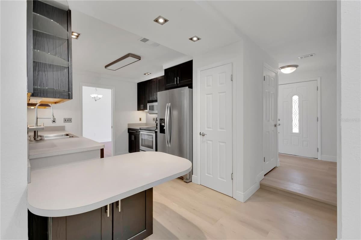 171 WILLIAMS ROAD — photo 7 of 36