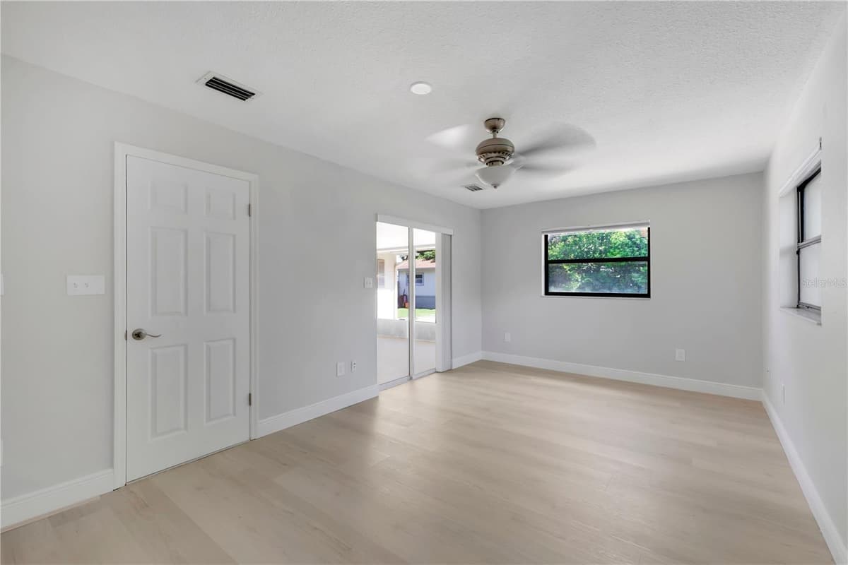 171 WILLIAMS ROAD — photo 13 of 36